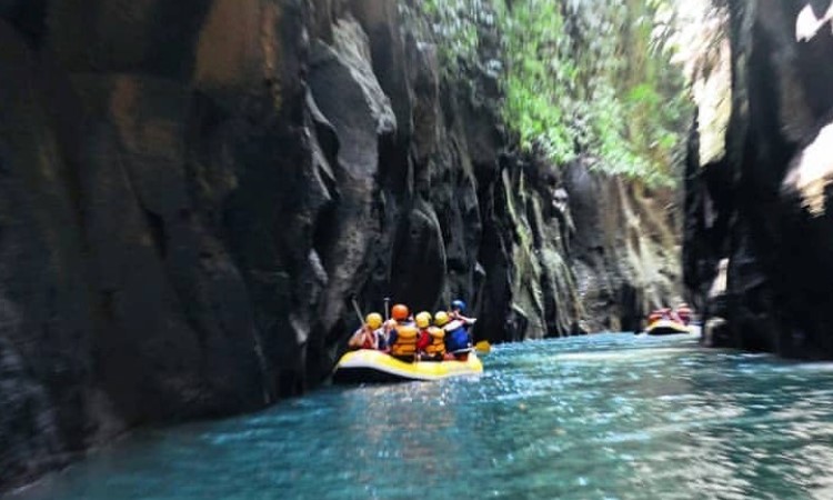 Bah Bolon Arung Jeram