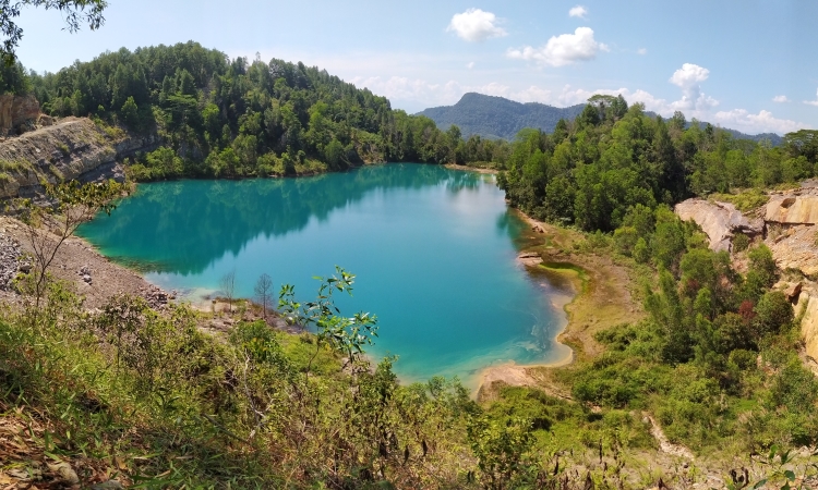Danau Biru