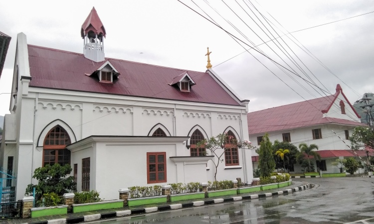 Gereja Katolik Santa Barbara