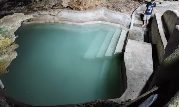 Gua dan Air Panas Panen