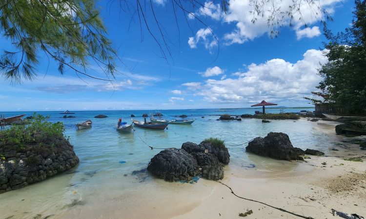 Pantai Indah Tureloto