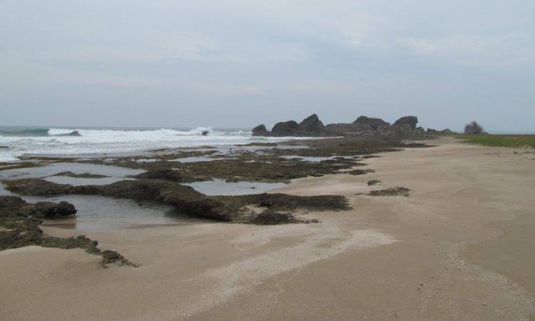 Pantai Karang Falaete