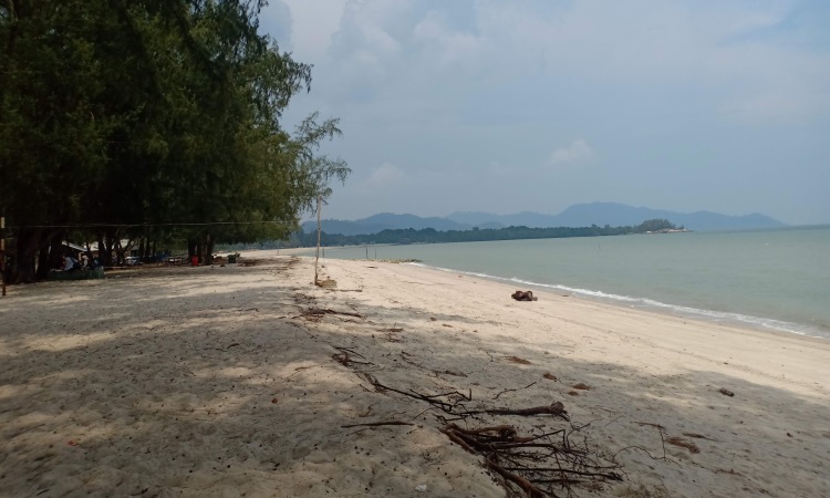 Pantai Pongkar