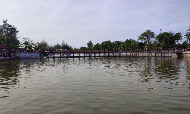 Pantai Talao Indah