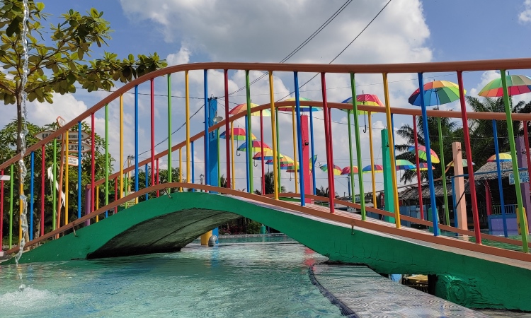 Pemandian Air Panas Sumber Padi