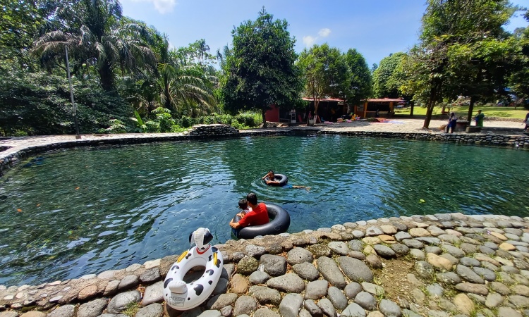 Pemandian Tirta Alami Malibo Anai