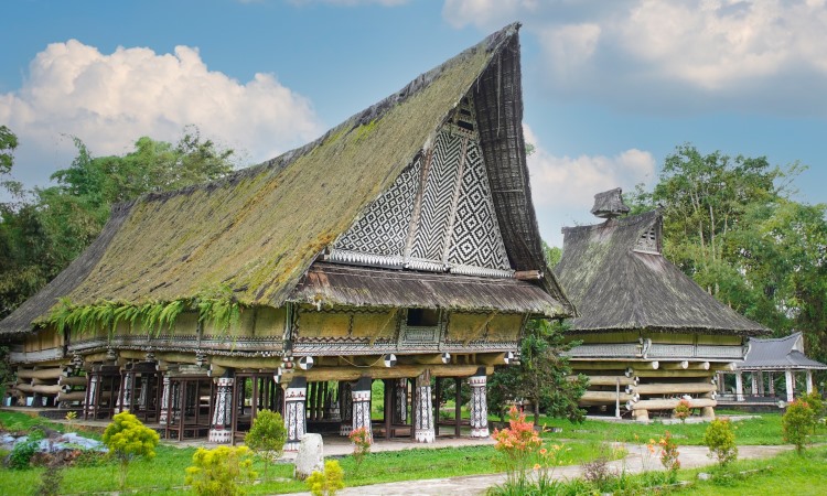 Rumah Bolon Pematang Purba