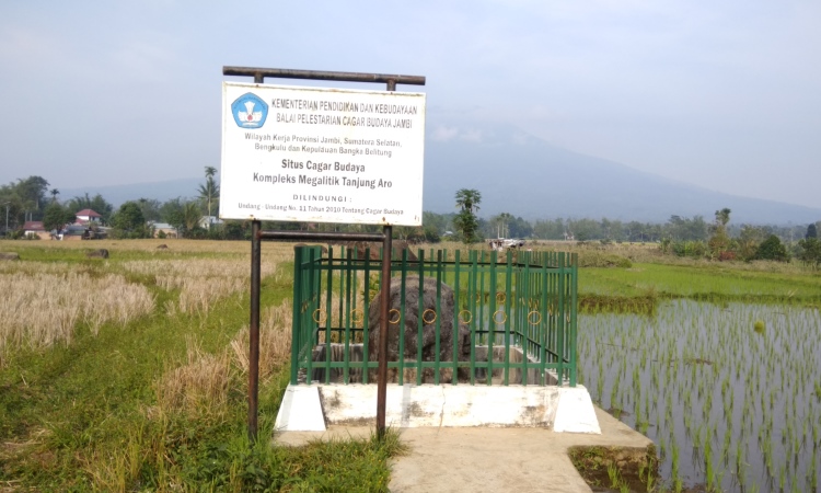 Situs Megalitikum Batu Beghibu