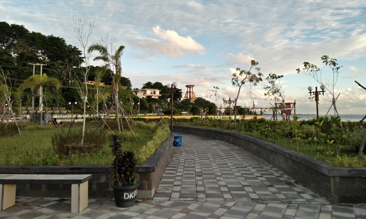 Tepi Laut Tanjung Pinang