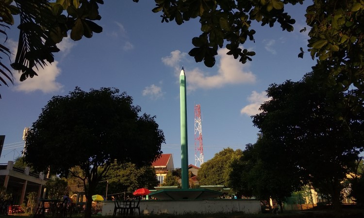 Tugu Pensil Simbol Ikonik