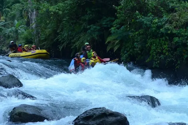 Arung Jeram Sungai Selabung