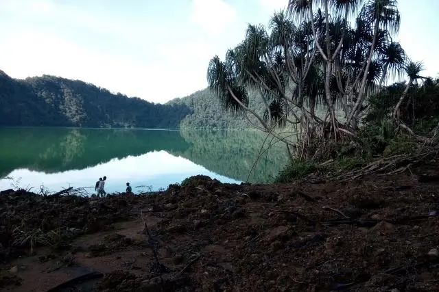 Danau Laut Tinggal