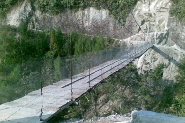 Jembatan Gantung Tornagodang