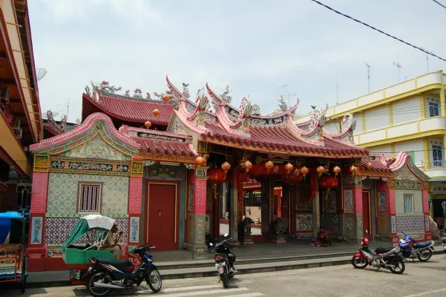 Kelenteng Hoo Ann Kiong