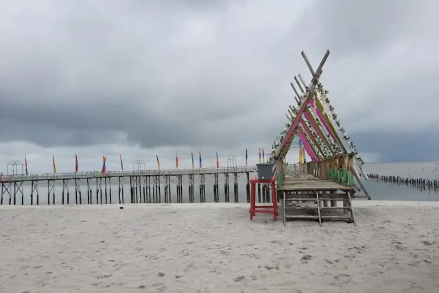 Pantai Cermin di Serdang Bedagai
