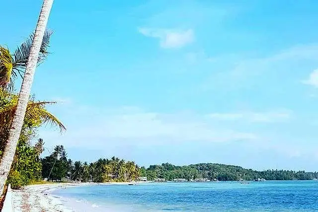 Pantai Gudang Garam di Serdang Bedagai