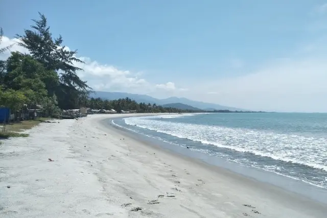 Pantai Kade Tigo Barus Tapanuli Tengah