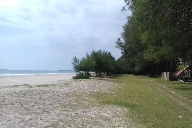 Pantai Sindeas Tapanuli Tengah