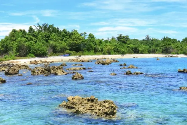 Pulau Hinako di Nias Barat