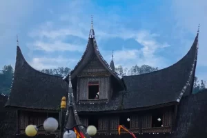 Wisata Istana PagaruyungIstana Basa
