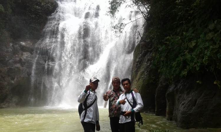 Air Terjun Air Melancar