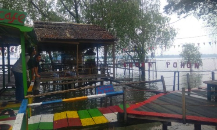 Kampung Laut