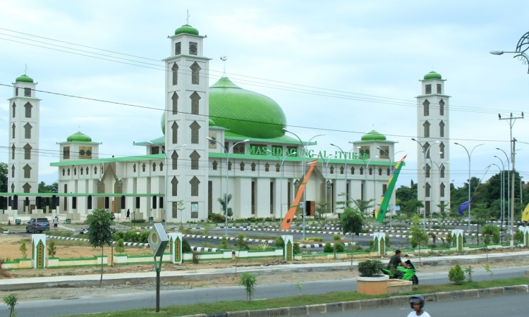 Masjid Agung Al-Ittihad