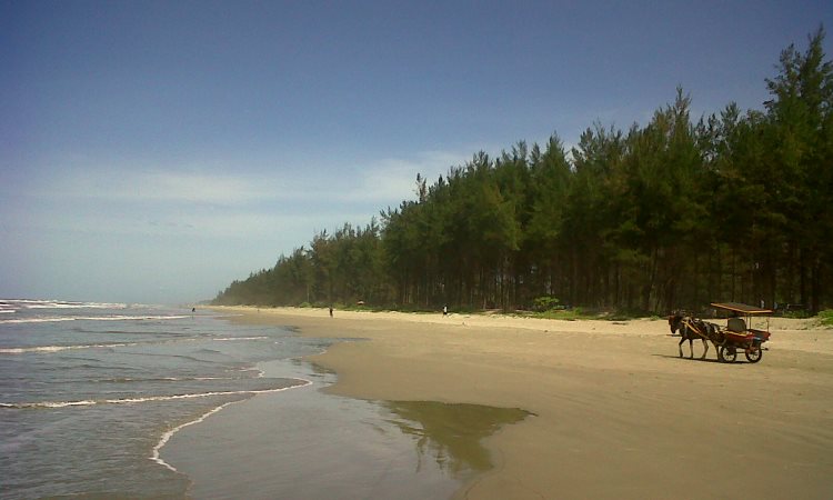 Pantai Batu Kumbang