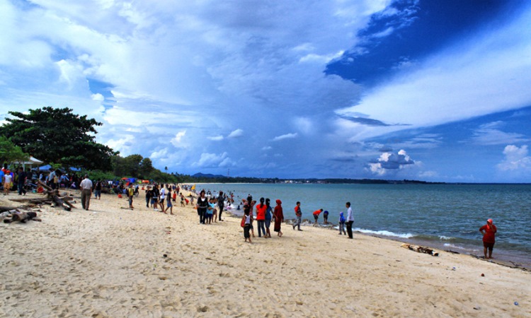 Pantai Batu Rakit