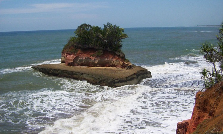 Pantai Lais