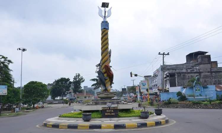 Tugu Tapa Malenggang Batanghari