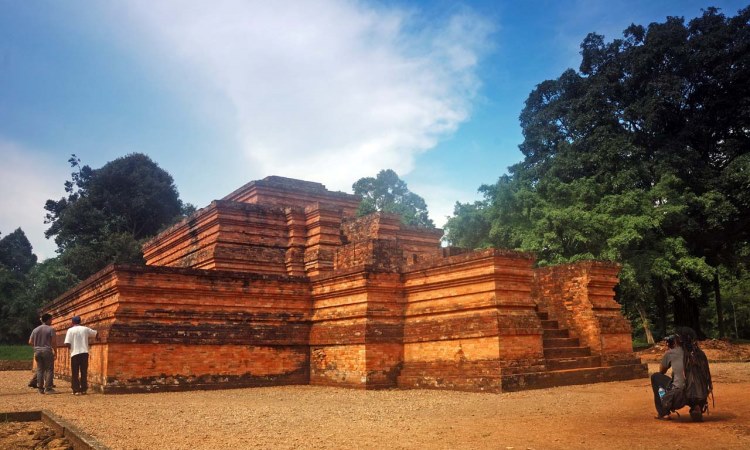 Wisata Candi Muaro Jambi