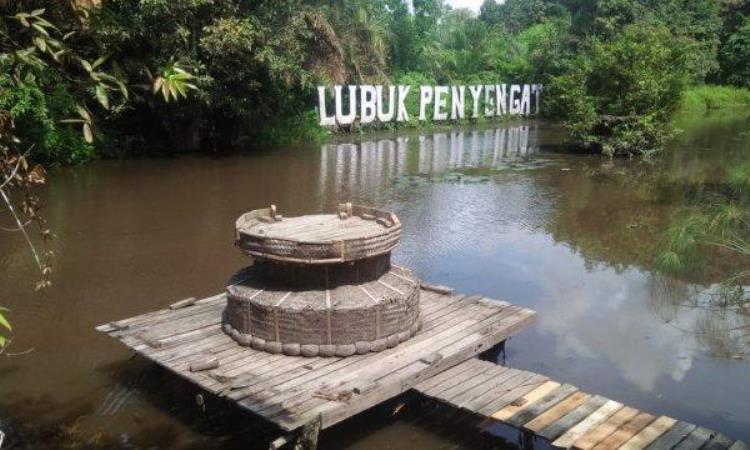 Wisata Lubuk Penyengat