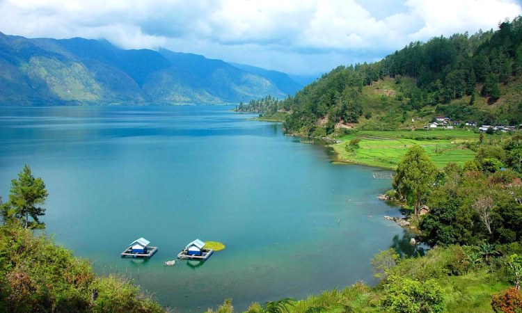 Danau Laut Tawar