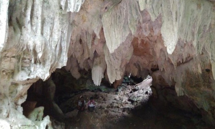 Gua Seumancang Kuta Tinggi