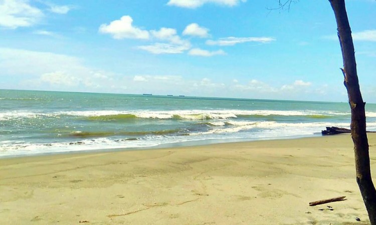 Pantai Indah Naga Permai