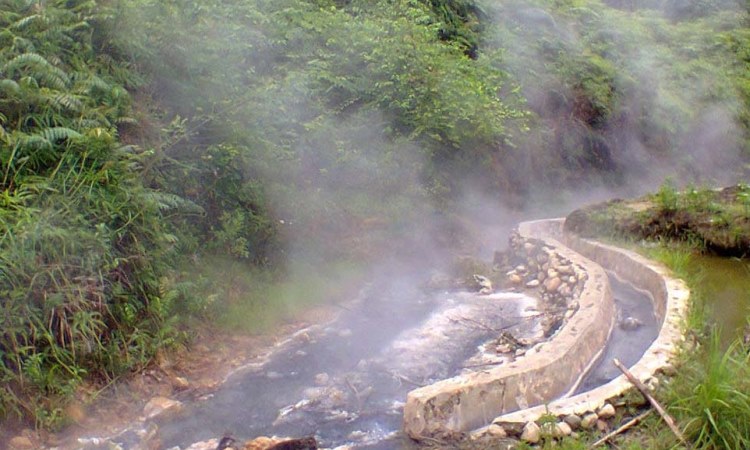 Pemandian Air Panas Terujak