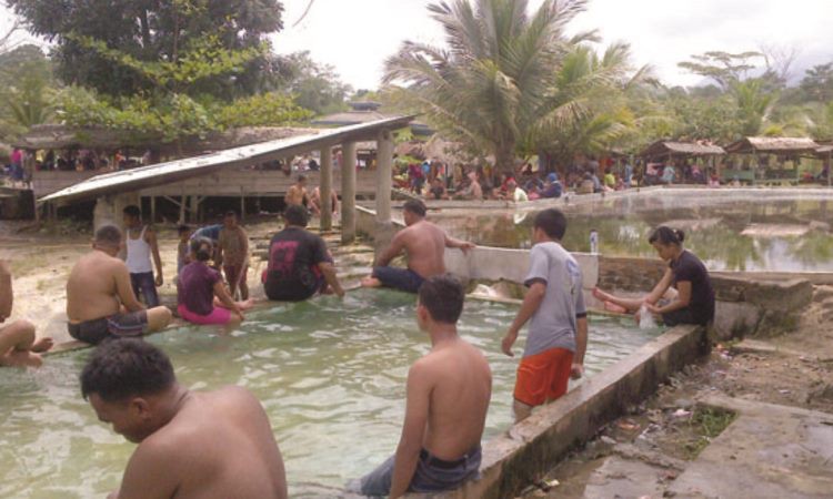 Pemandian Air Panas Uning Sigugur