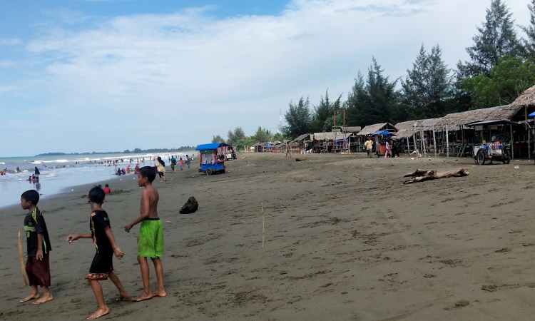 Wisata Islami Pantai Kuthang