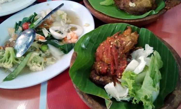 Ayam Penyet Pak Ulis