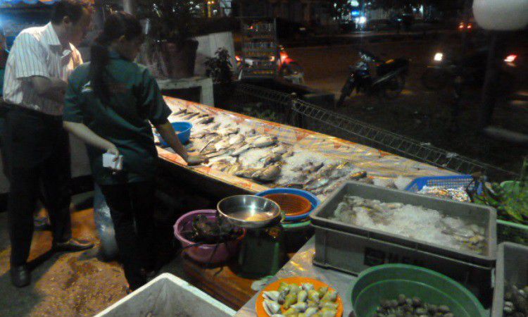 De Sampan Seafood & BBQ