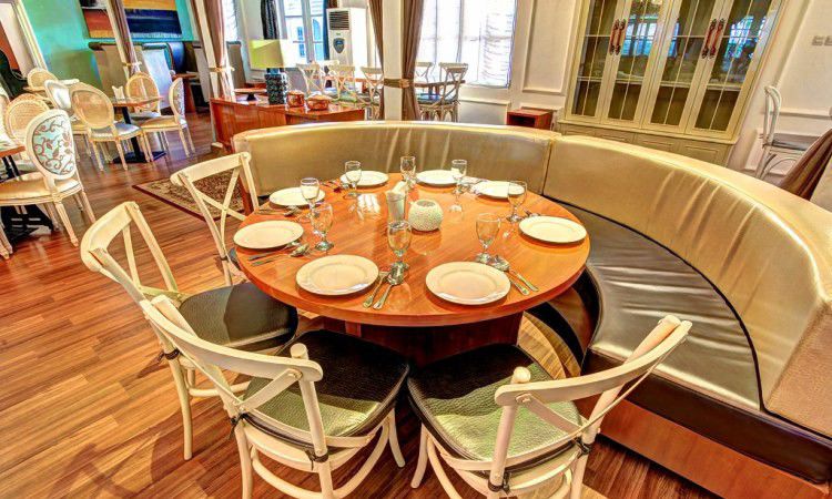 Kuto Besak Theatre Restaurant