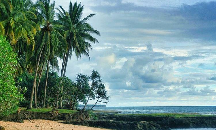 Pantai Aluran Pandan