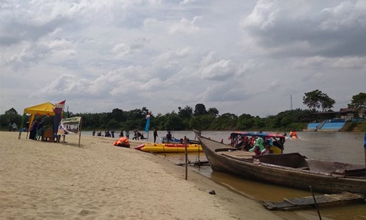 Pantai Cinta, Teluk Jering