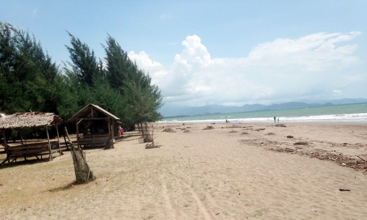Pantai Pasir Jambak
