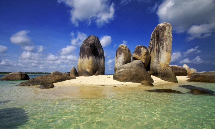 Pantai Batu Berlayar