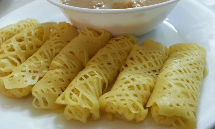 Roti Jala Kari Ayam