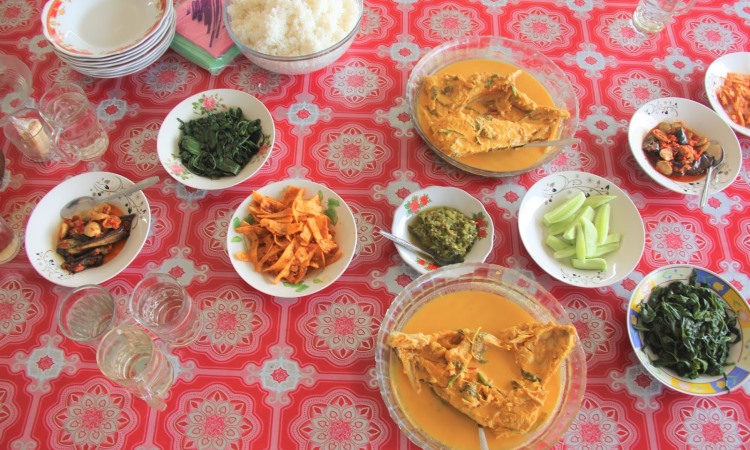 Gulai Kepala Ikan Karang Rumah Makan Pak Malin