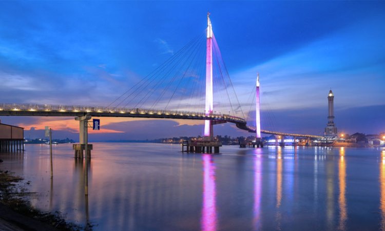 Jembatan Pedestrian dan Menara Gentala Arasy, Jambi