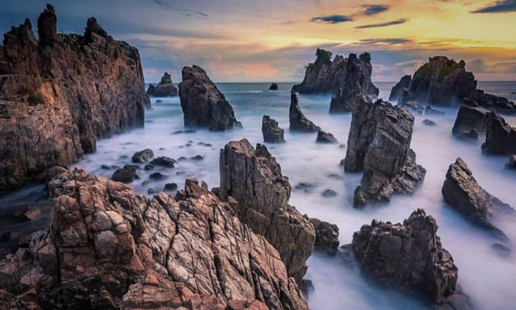 Pantai Gigi Hiu, Lampung